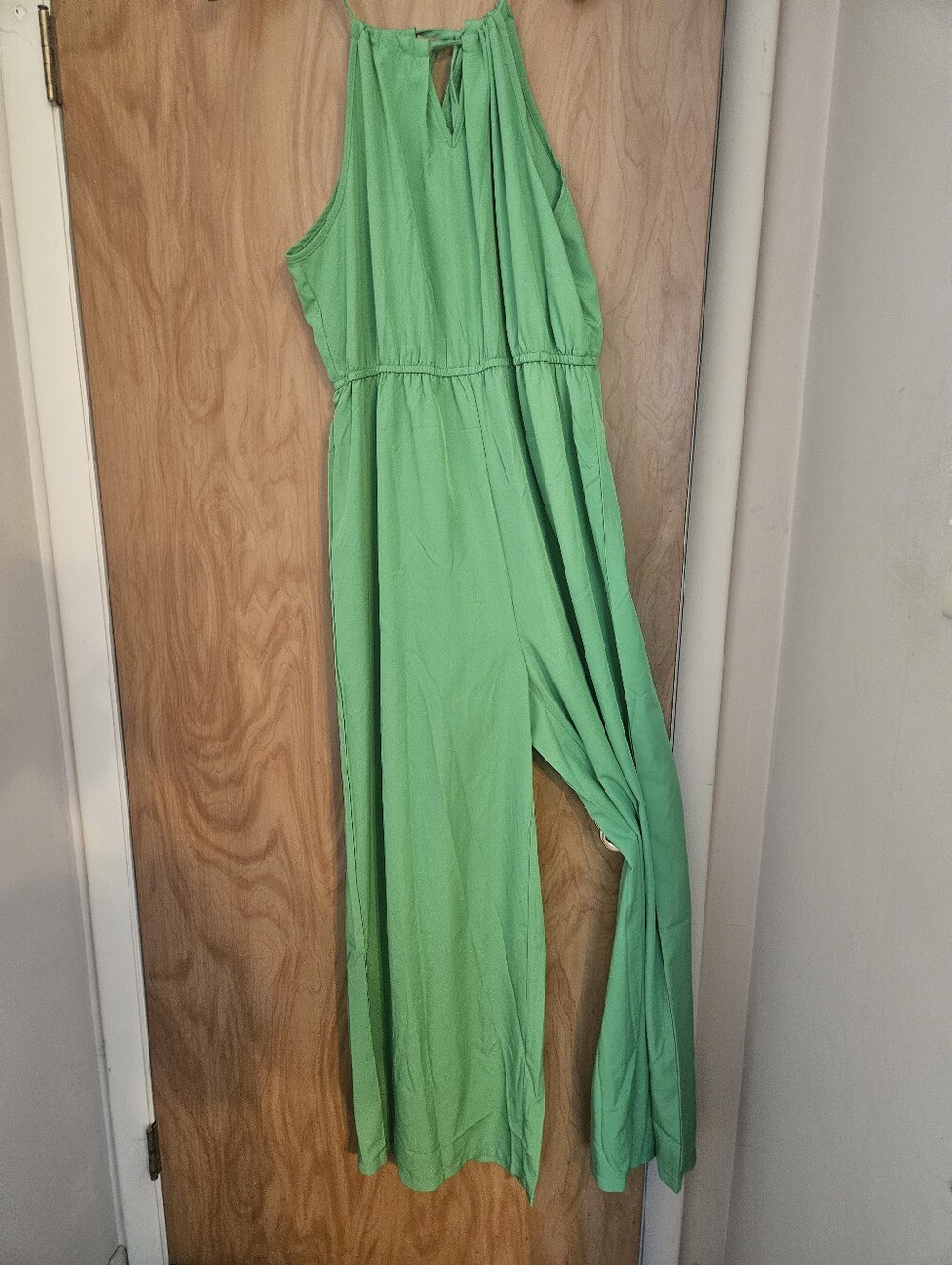 Sleeveless Green Halter Typed Jumpsuit with Cinched Waist
